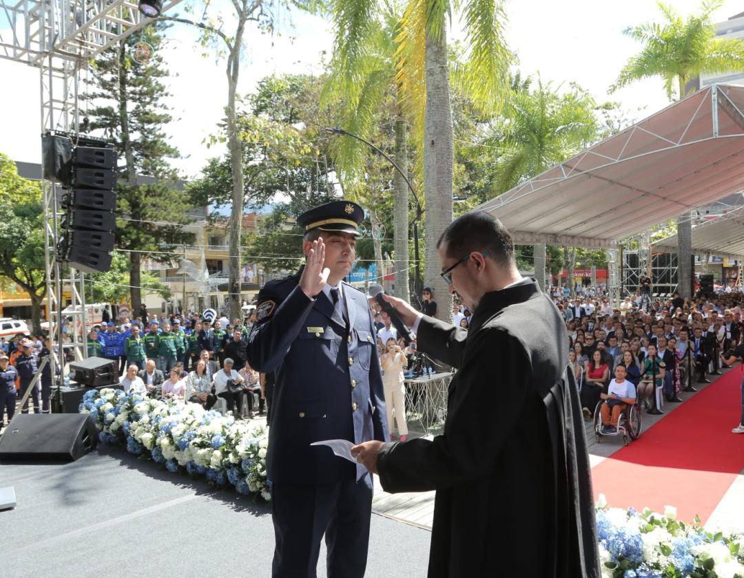 Toma de juramento del nuevo alcalde Diego Torres Sánchez