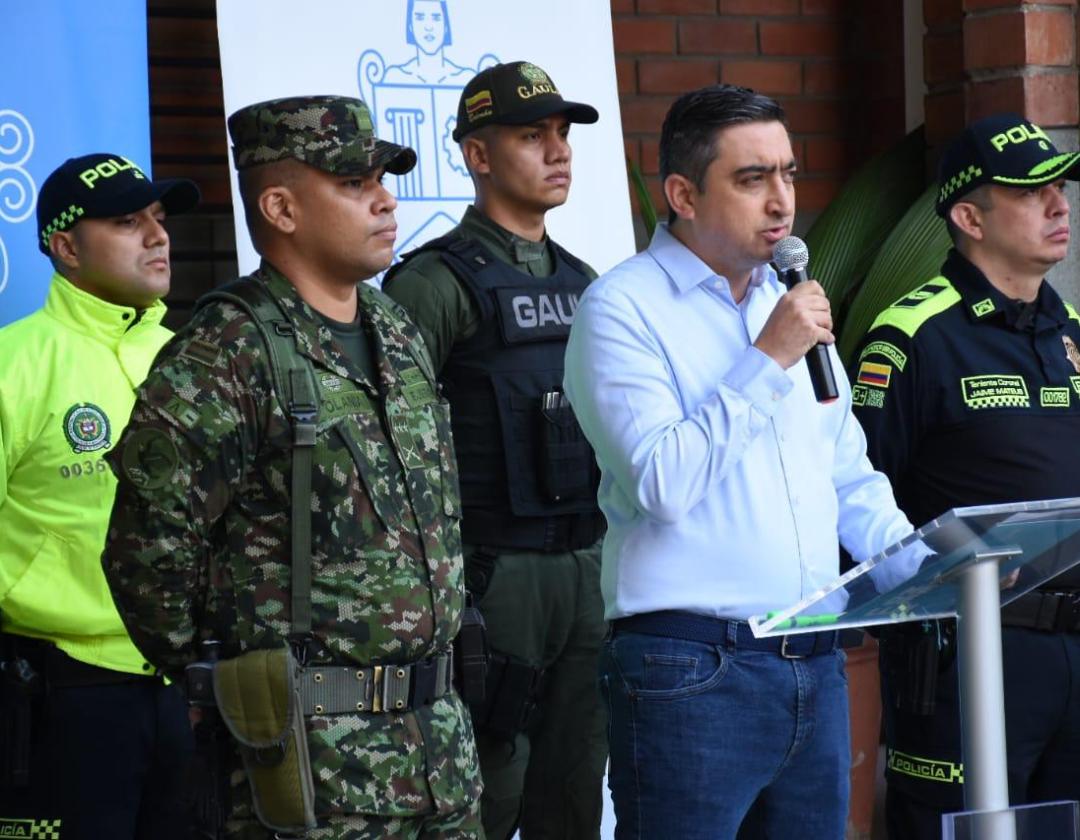 Alcalde Diego Torres en rueda de prensa