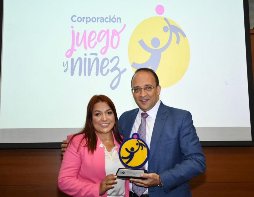Alcalde de Itagüí gana premio nacional por su compromiso con la niñez